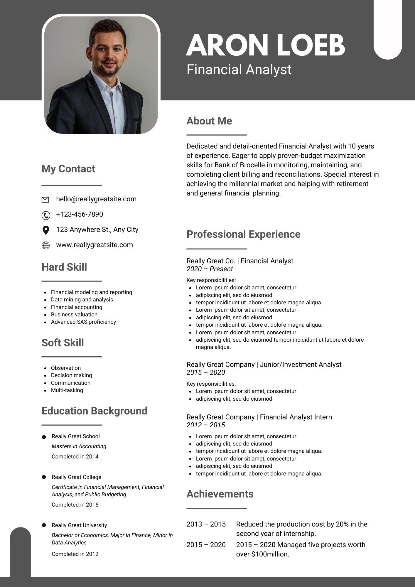 Black &amp; White Simple Profile Resume
